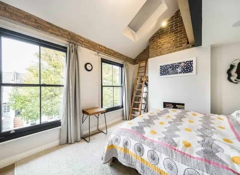 Four Bedroom Victorian Terrace with Garden Studio and Sauna