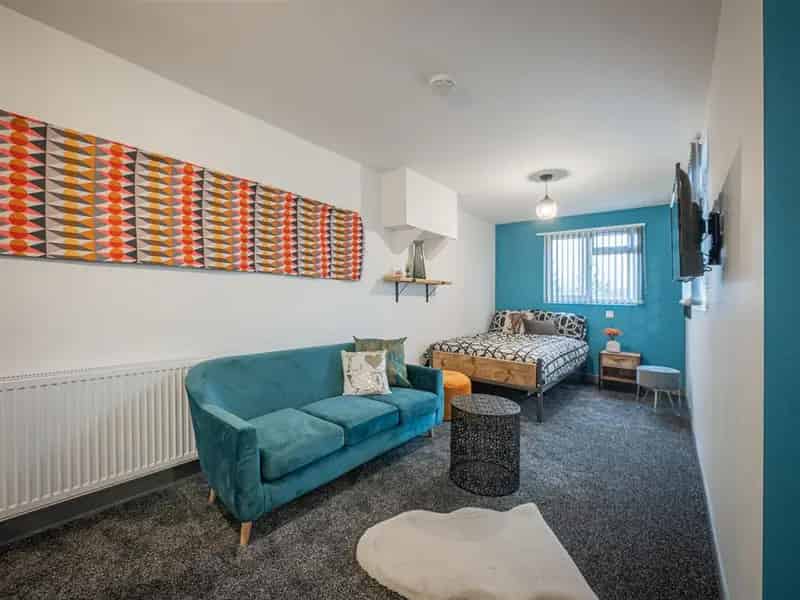 6 Bedroom Terraced House to Rent