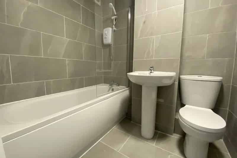 Hatfield 2-Double Bedroom Apartment Near Station - Newly Refurbished