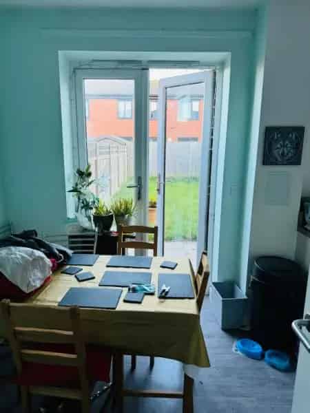 Spacious 3-Bed House with Solar Panels and Parking Near West Ewell Station