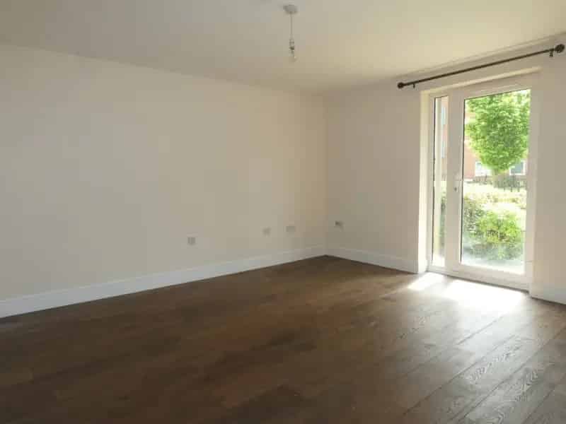 2 Bedroom Flat To Rent Available 18062025