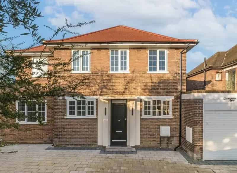 5 Bedroom Detached House Near Park Royal Tube