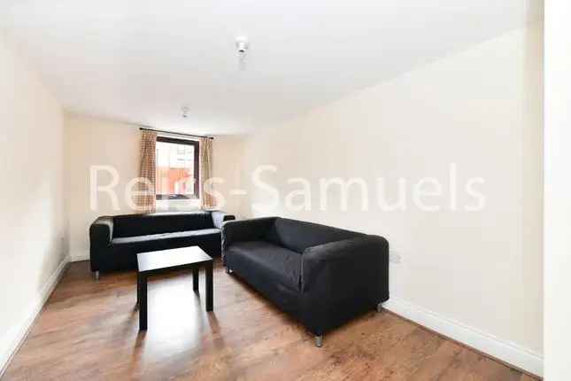 End terrace house to rent in Manchester Road, Isle Of Dogs, Docklands, London E14