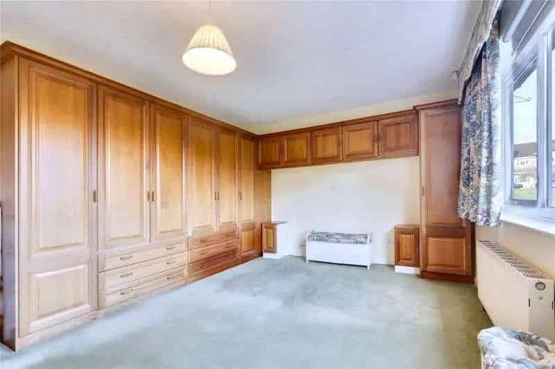4 Bed Dormer Bungalow with Business Potential