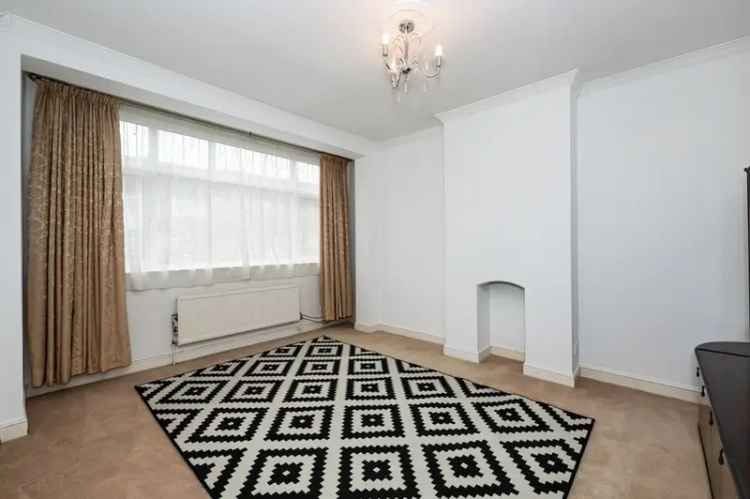 3 bedroom Mid Terrace House to rent, London, SW16