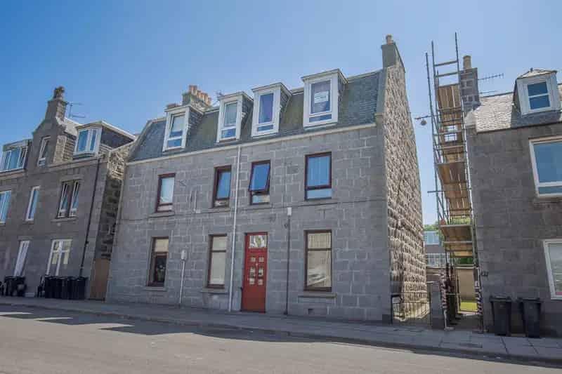 1 Bedroom Apartment for Sale in Aberdeen