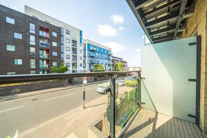 2 Bedroom Modern Apartment Stylish Open Plan Living