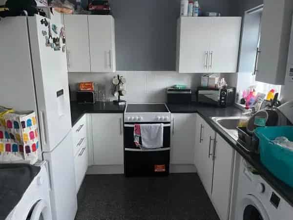 New Kitchen House Near Shops and Schools