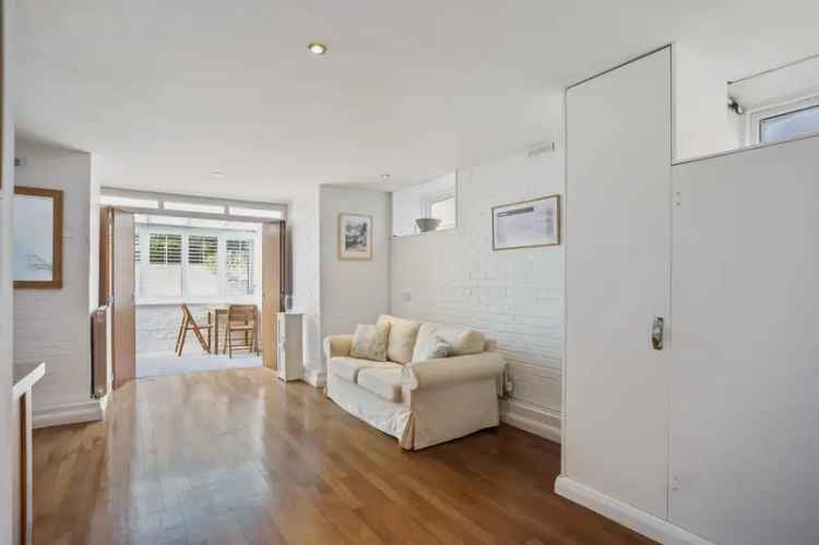 1 Bedroom Flat for Sale in East Putney