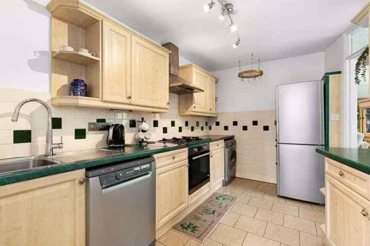 3 Bed Flat for Sale Near Walton Station