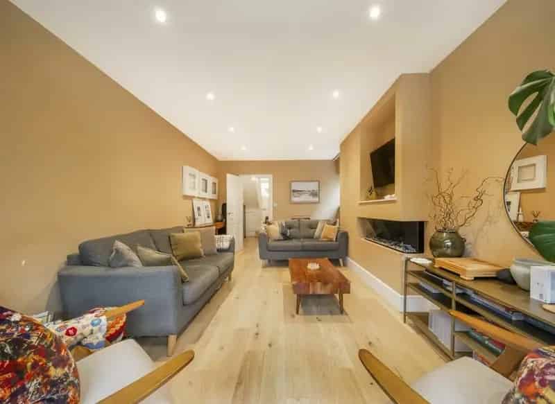 3-Bedroom Family Home Near Dollis Hill Jubilee Line Station