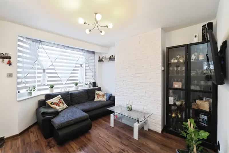 Semi Detached Home Near Loughborough Two Bedrooms Garden Parking