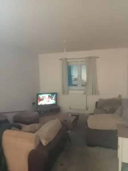 Spacious Flat near Crewe Train Station
