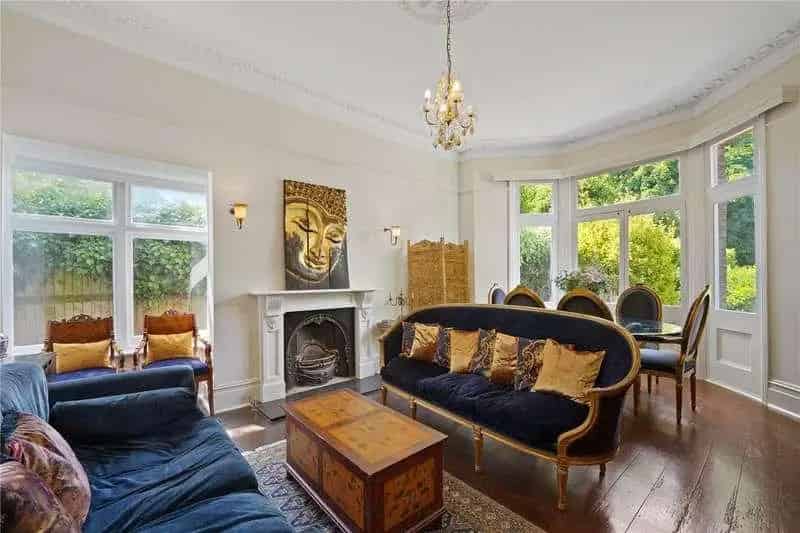 3 Bed Flat for Sale in Sheen Road
