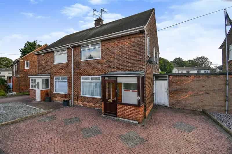 2 Bedroom Semi Detached House For Sale