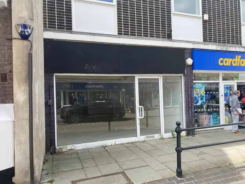 Royston Town Centre Lock Up Shop Class E