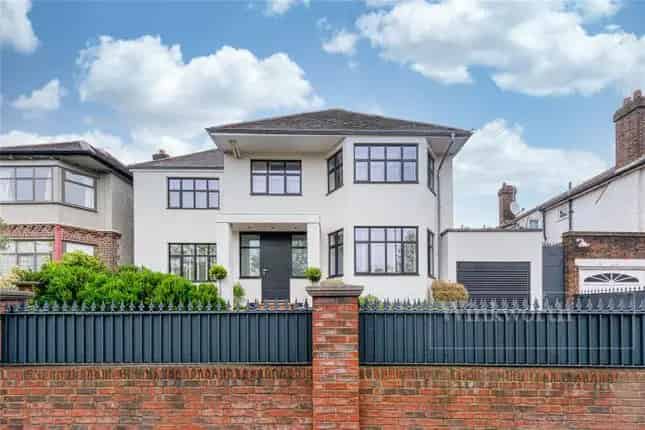 5 Bedroom House for Sale Donnington Road London Brent NW10