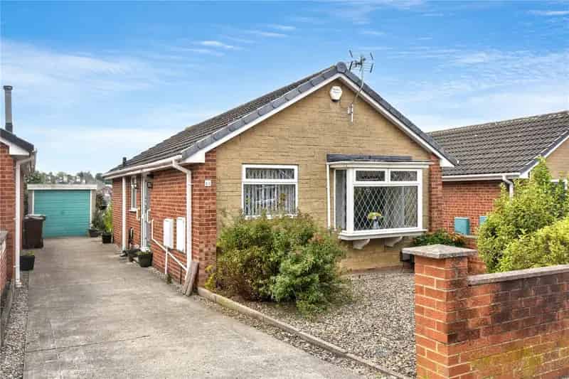 Two Bedroom Detached Bungalow in Kippax
