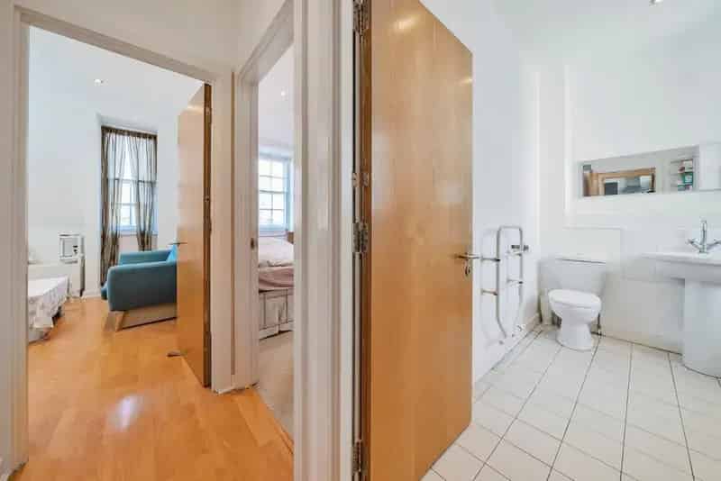 Flat For Sale , London, England