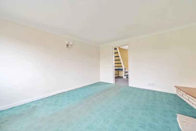 1 Bedroom House For Sale - 463 sq ft - Needs Updating