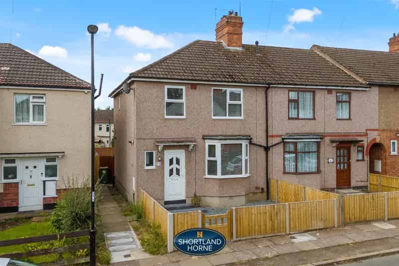 3 Bedroom End Terrace House to Rent
