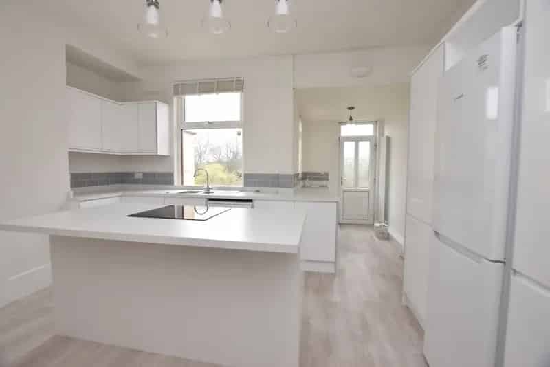 Four Bedroom House in Kirkstall Near Leeds City Centre