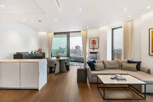 Luxury 2-Bed Riverview Apartment in Millbank London
