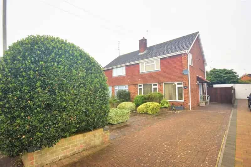 3 Bed House for Sale - Family Home with Large Garden and Garage