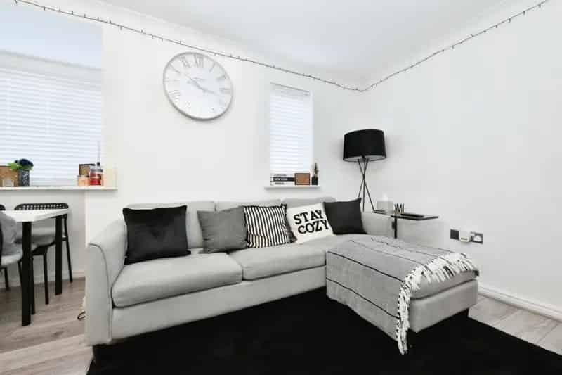 One Bedroom Apartment in Stanstead Abbotts Near Shops and Train Station