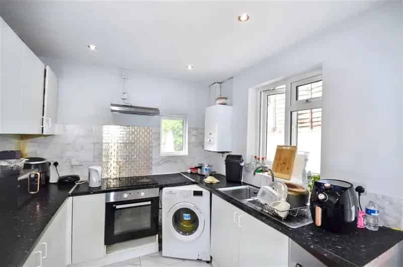 Freehold Mid Terrace House Investment Opportunity 3 Bedrooms