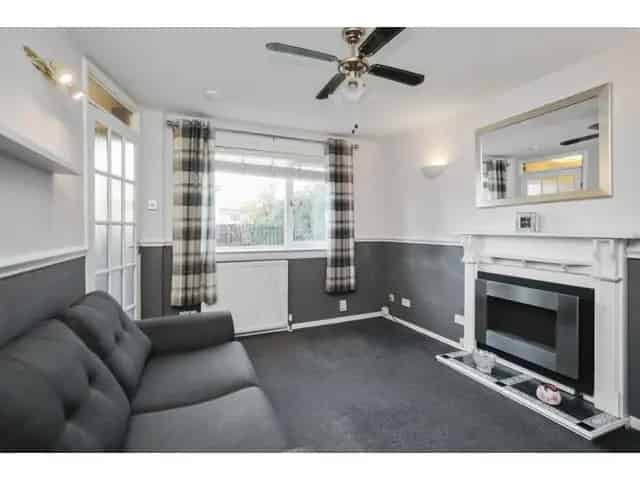 2 bedroom end-terraced house for sale