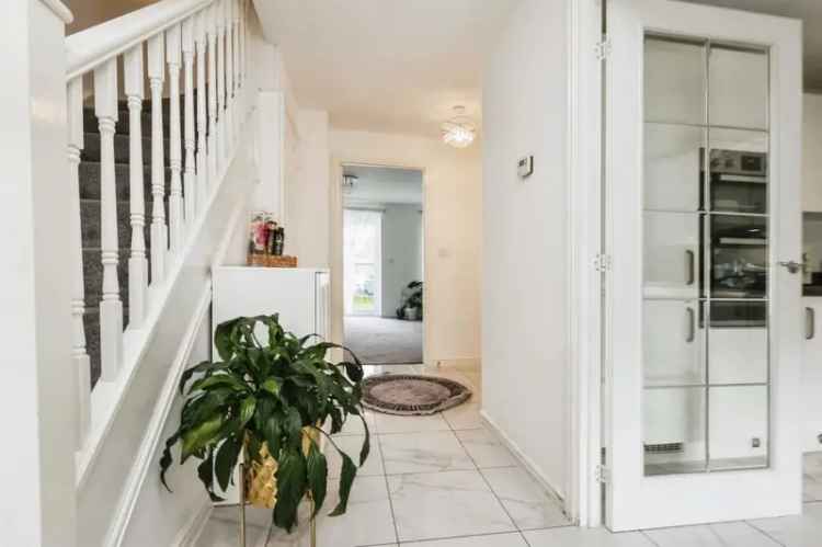 Three Bedroom Semi-Detached Home Near Schools and Transport