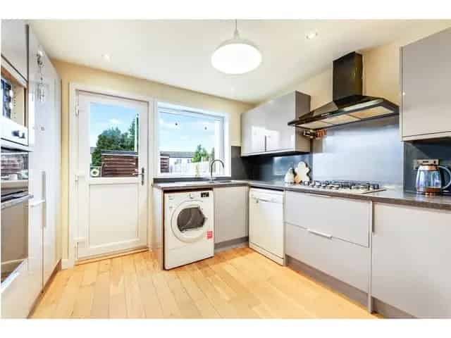 3 Bedroom Mid-Terraced House for Sale in Livingston