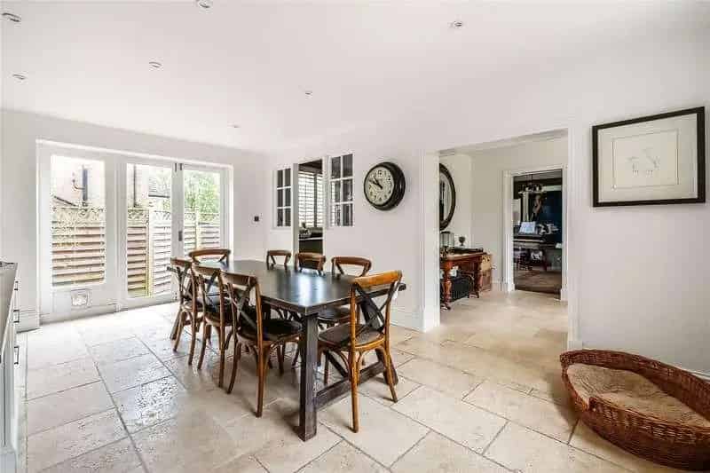 4 Bed House for Sale in Surrey