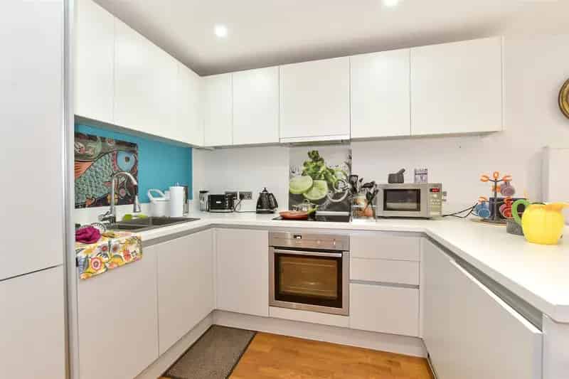 2 Bedroom Penthouse Apartment for Sale in Horsham