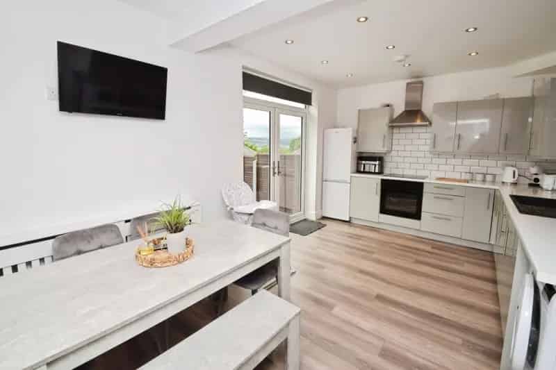 2 Bedroom House For Sale Near Public Transport