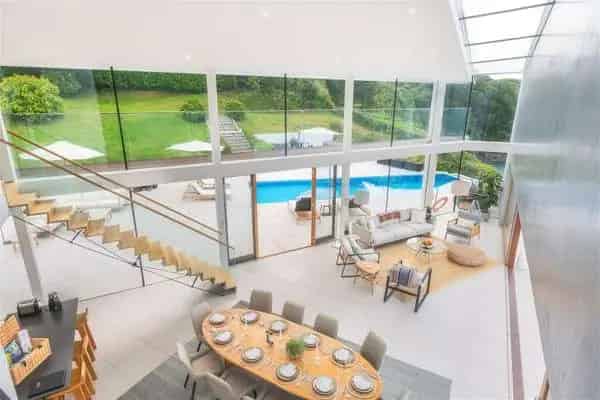 Sea View Contemporary Home with Infinity Pool