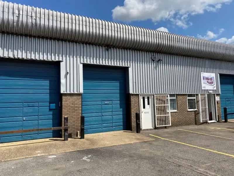 Light Industrial Unit 4 Warehouse Space for Lease