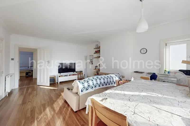2 Bedroom Flat House to Rent