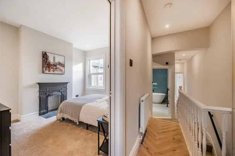 Sophisticated 2-Bedroom Victorian Conversion
