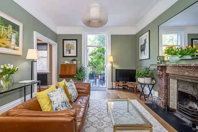 Detached Victorian House Ealing W5 Eight Bedrooms Three En-suite