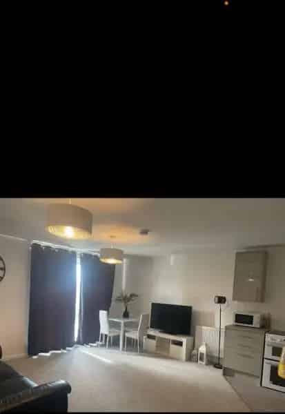 2 Bed New Build Flat Near Schools and Cassio Park