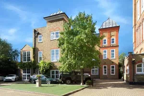 Luxury 3500 sq ft House with Roof Terrace and Cinema Room