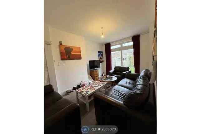 Semi-Detached House to Rent in Bristol BS16