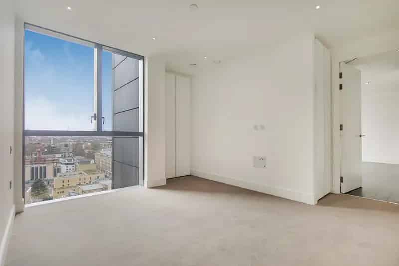 2 Bedroom Luxury Apartment Carrara Tower