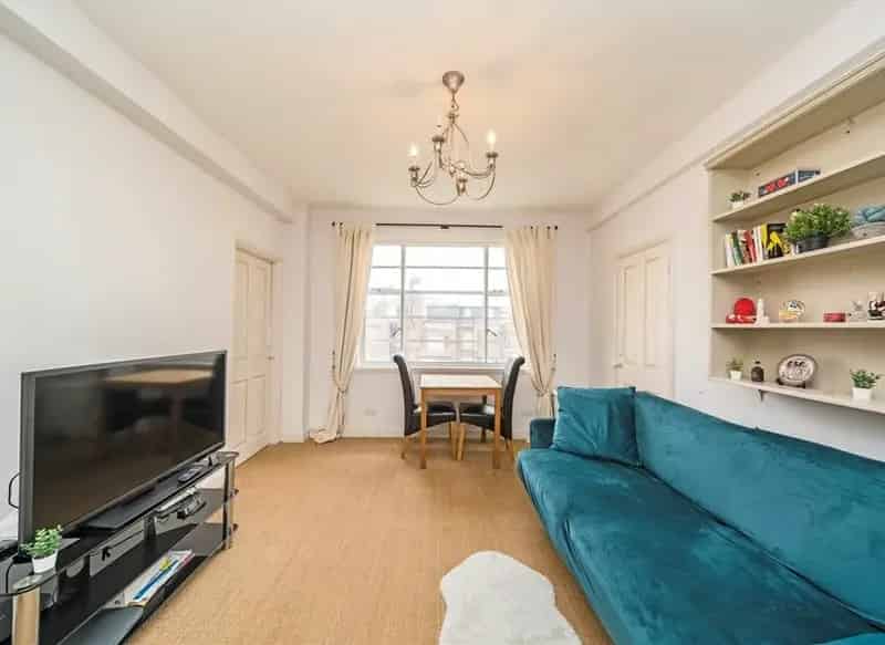 Refurbished 1 Bedroom Flat near Stamford Brook Tube