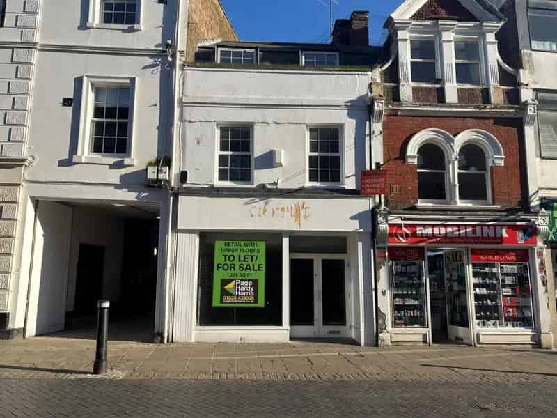 Retail Unit with Upper Floors on Peascod Street Windsor