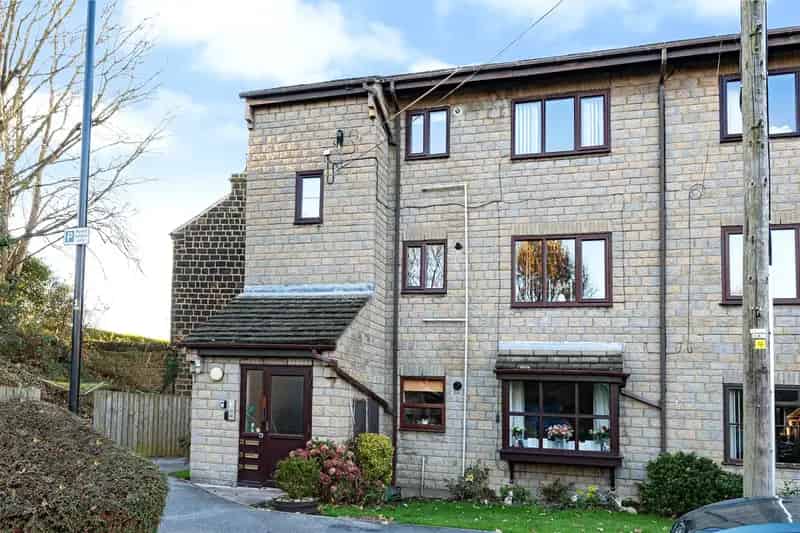 Two Bedroom Apartment Horsforth No Chain First Time Buyer Downsize