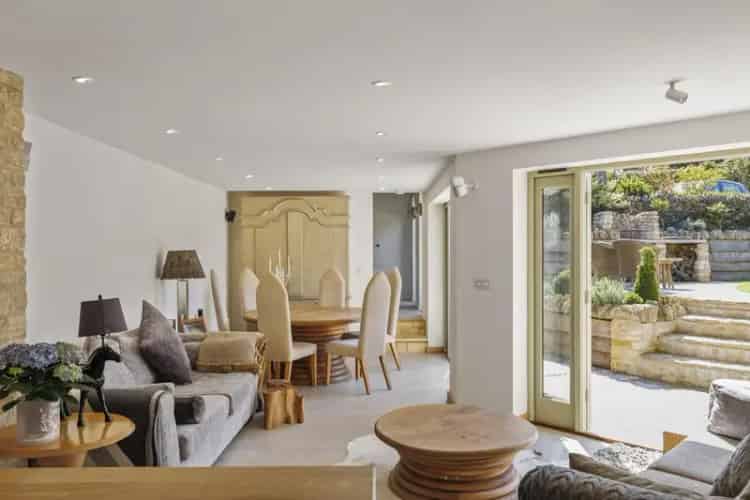 4 Bedroom Cotswold Cottage For Sale