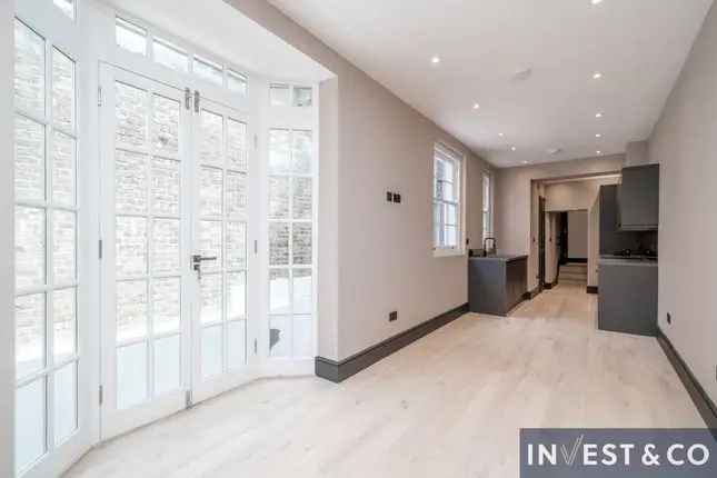 Flat for sale in Ebury Street, London SW1W